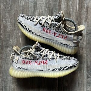 Adidas Yeezy Boost 35 V2 Zebra Sneakers 
Worn w/ lots of love and use left